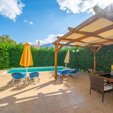 Dafni Villa *